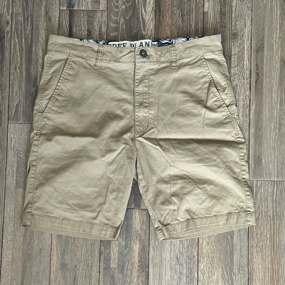 Free Planet shorts